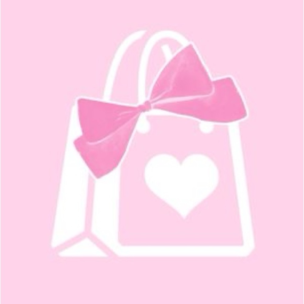LIKE THIS LISTING FOR WHEN I GO LIVE ! 🩷 CUTE GOODIES 🥰💝💝